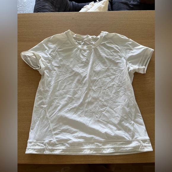 Lululemon t shirt size 4 - Picture 1 of 4